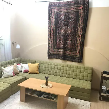 Mandula Apartman *